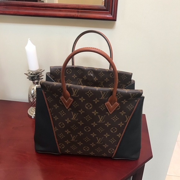 Louis Vuitton Monogram W PM Tote - Picture 2 of 9